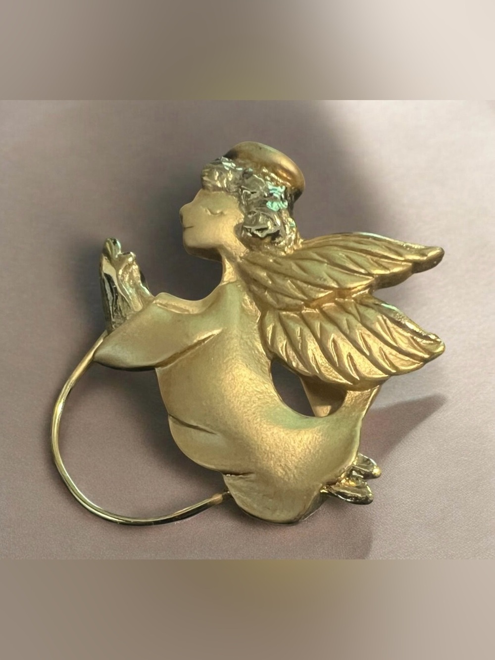 Vintage 1980s Angel Gold Tone
Brooch/ Pin